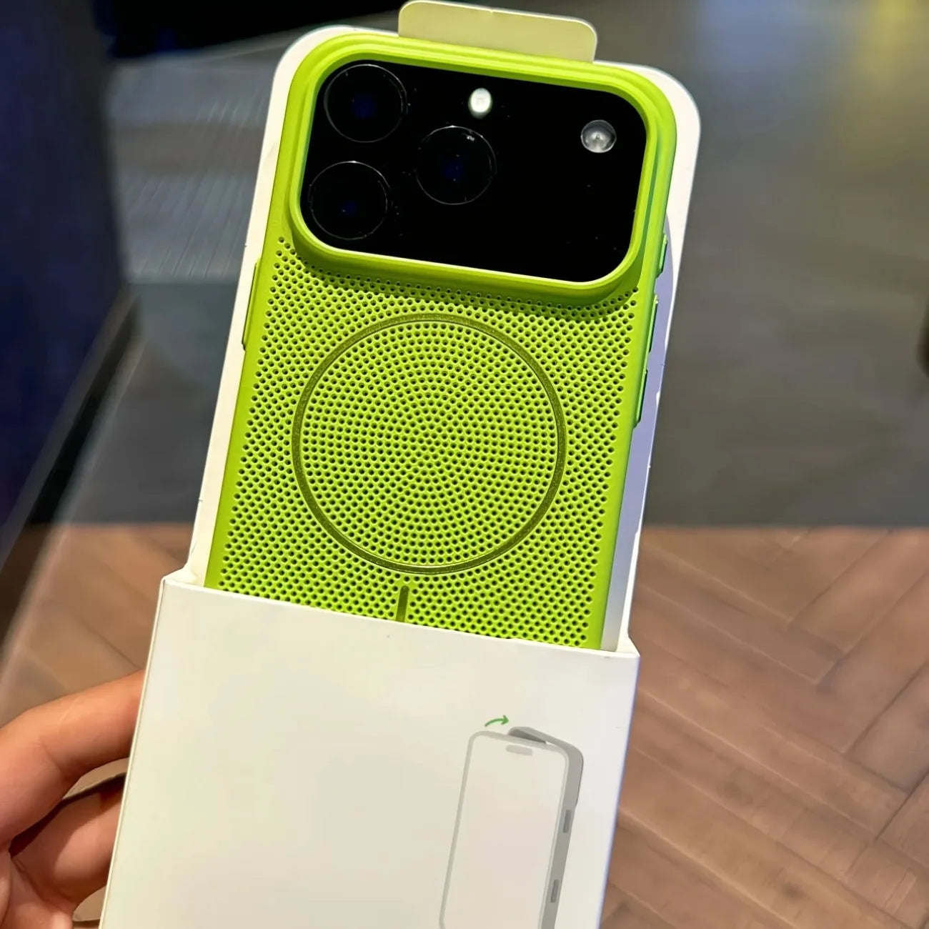 Luxury Heat Dissipation Breathable Cooling Hard Case For iPhone 17Air 17 16 15 14 13 12 11 Pro Max Plus Magnetic Charging Cover