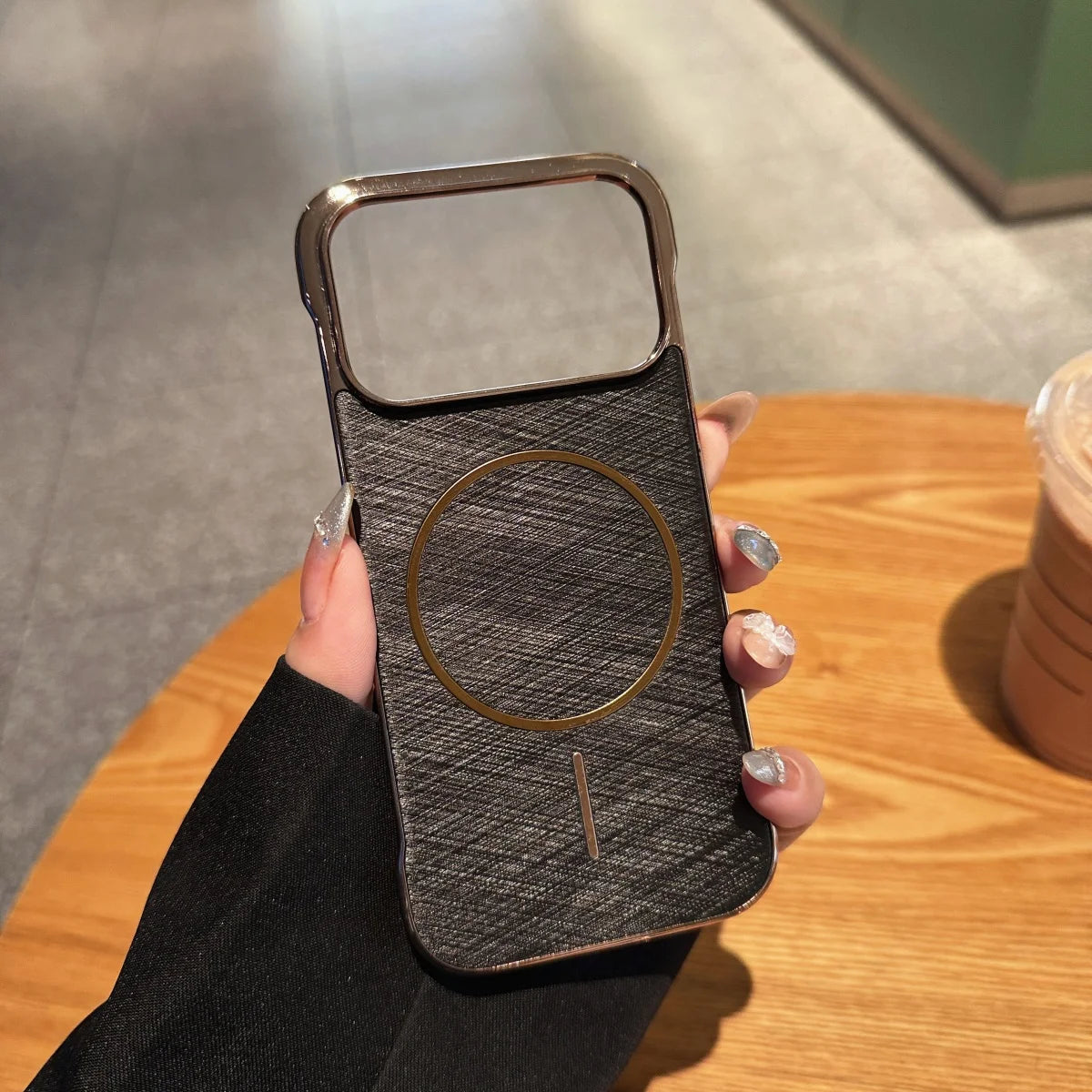 Electroplating Borderless Magnetic Gold-Wire Phone Case For iPhone 17 Air Pro Max For Magsafe Wireless Charge Cooling PC Cover