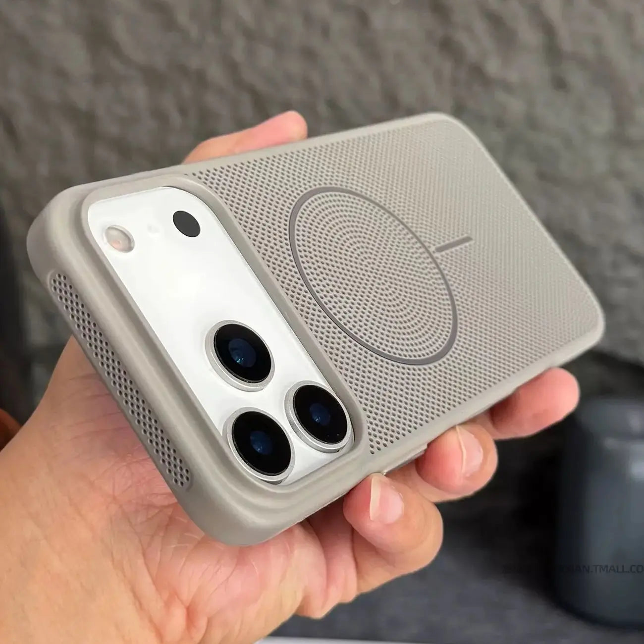 Luxury Heat Dissipation Breathable Cooling Hard Case For iPhone 17Air 17 16 15 14 13 12 11 Pro Max Plus Magnetic Charging Cover