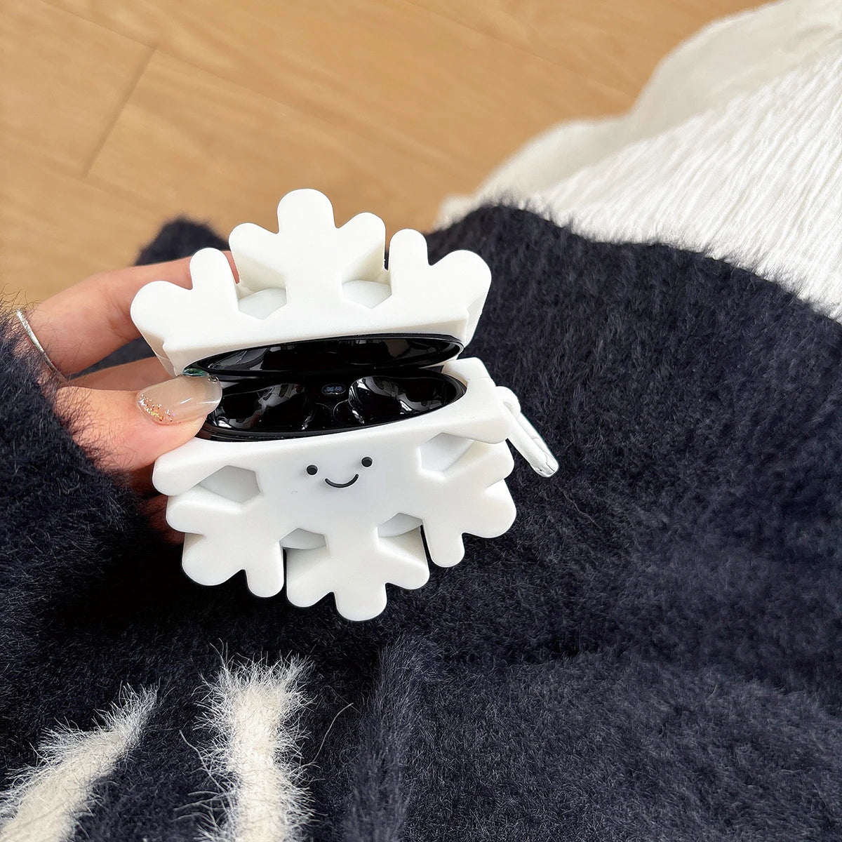 Christmas Cartoon Snowflake Case for AirPods 4 Airpod 1 2 3 Pro Pro2 Bluetooth Earbuds Protective Earphone Case Cover