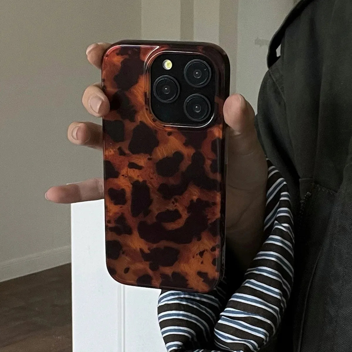 Retro Amber Texture Laser Phone Case For iPhone 16 Pro Max 15 14 13 12 11 XS X XR 7 8 Plus Stylish Leopard Print Back Soft Cover