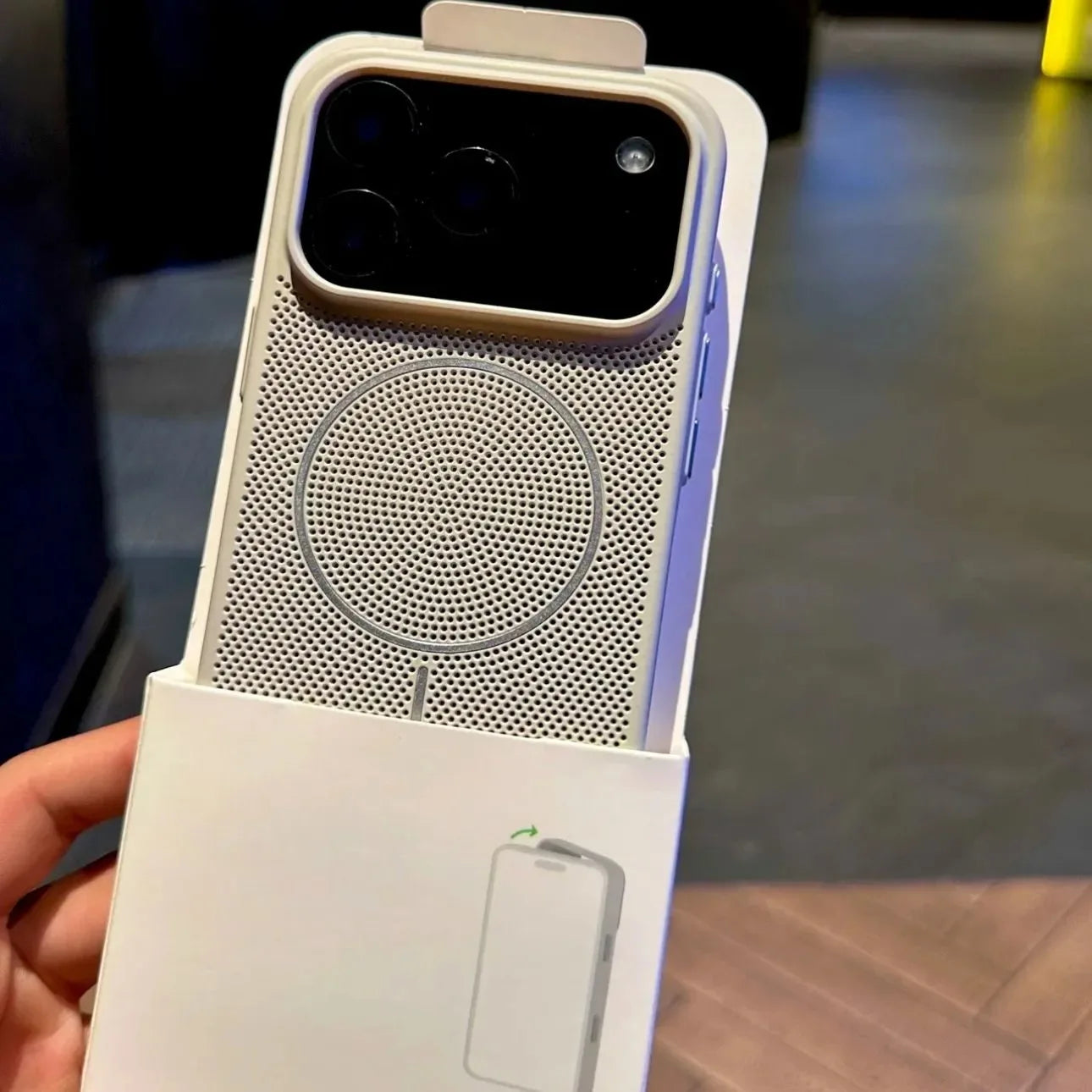 Luxury Heat Dissipation Breathable Cooling Hard Case For iPhone 17Air 17 16 15 14 13 12 11 Pro Max Plus Magnetic Charging Cover