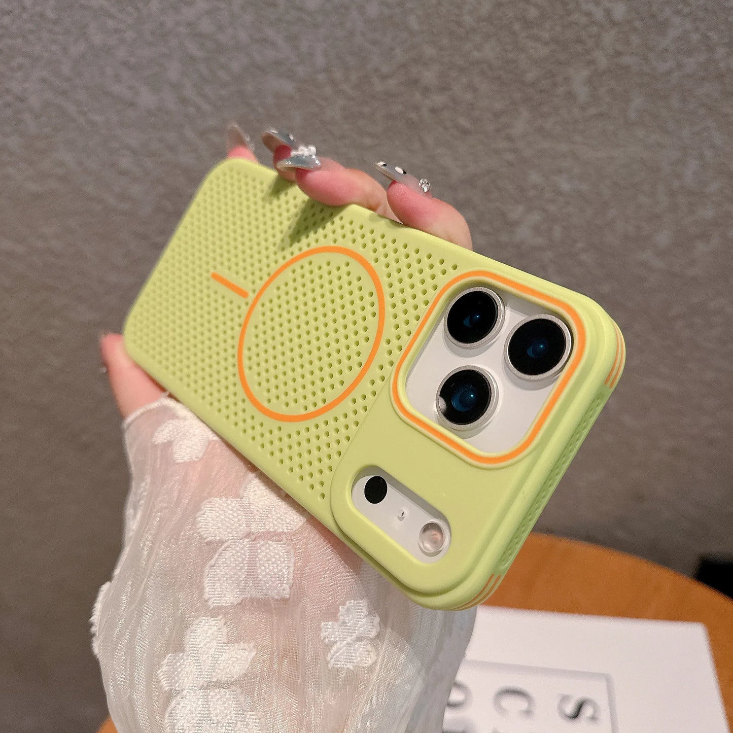 Colorful Cooling Heat Dissipation Phone Case For iPhone 17 Pro 17 16 15 14 13 12 11 Pro Max Plus Breathable Magnetic Back Cover