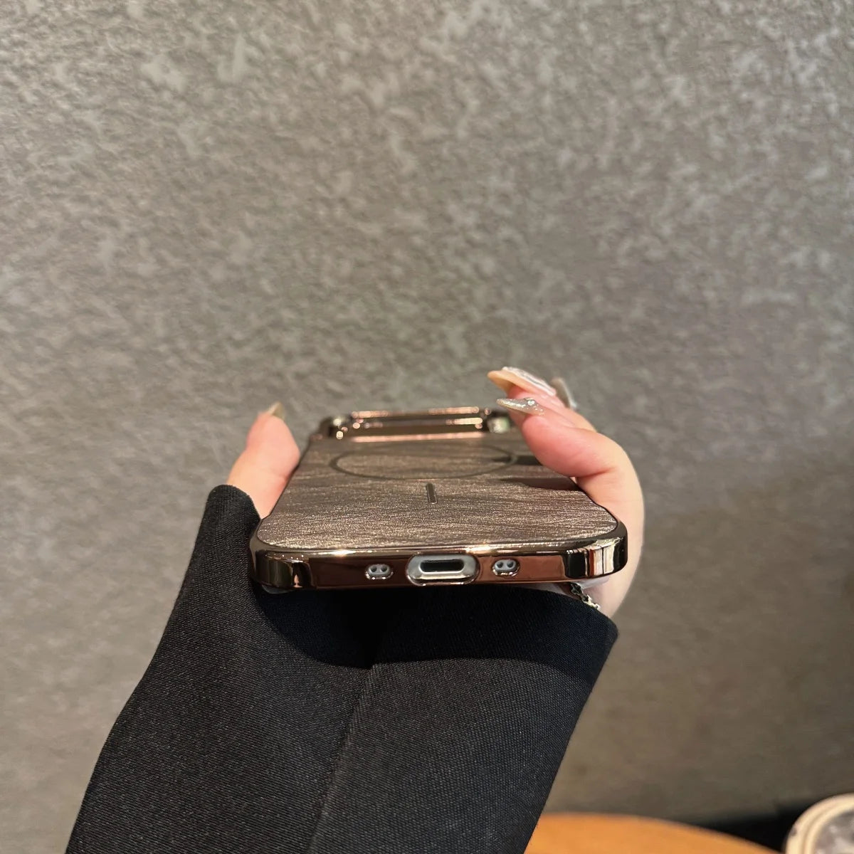 Electroplating Borderless Magnetic Gold-Wire Phone Case For iPhone 17 Air Pro Max For Magsafe Wireless Charge Cooling PC Cover