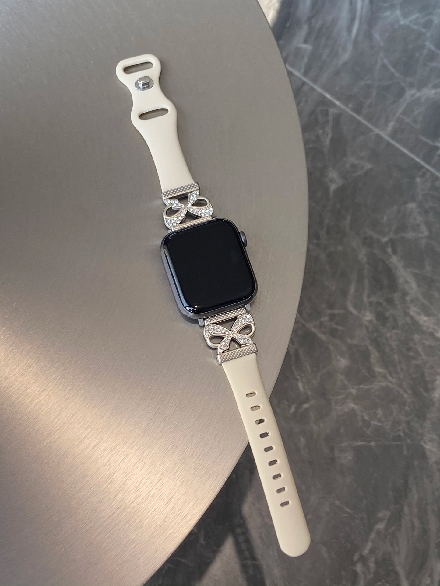 Luxury Diamond Bowknot Silicone Strap For Apple Watch S10 9 8 7 6 SE 5 4 3 46/45/44/42/41/40/38mm IWatch Ultra 2 49mm