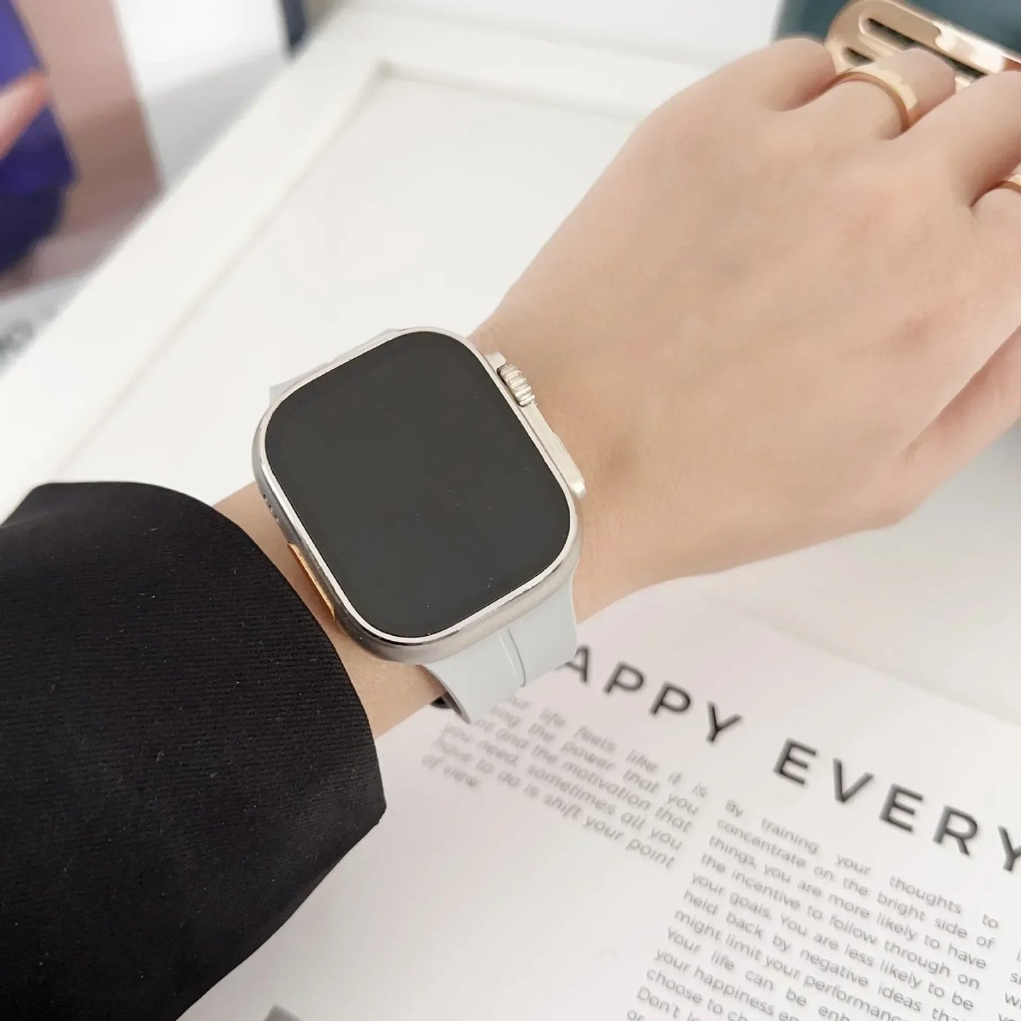 New Magnetic Buckle Silicone Strap For Apple Watch Band 44mm 45mm 38mm 49mm 40 42 41mm Sport Bracelet iWatch ultra 2 9 6 7 8 SE