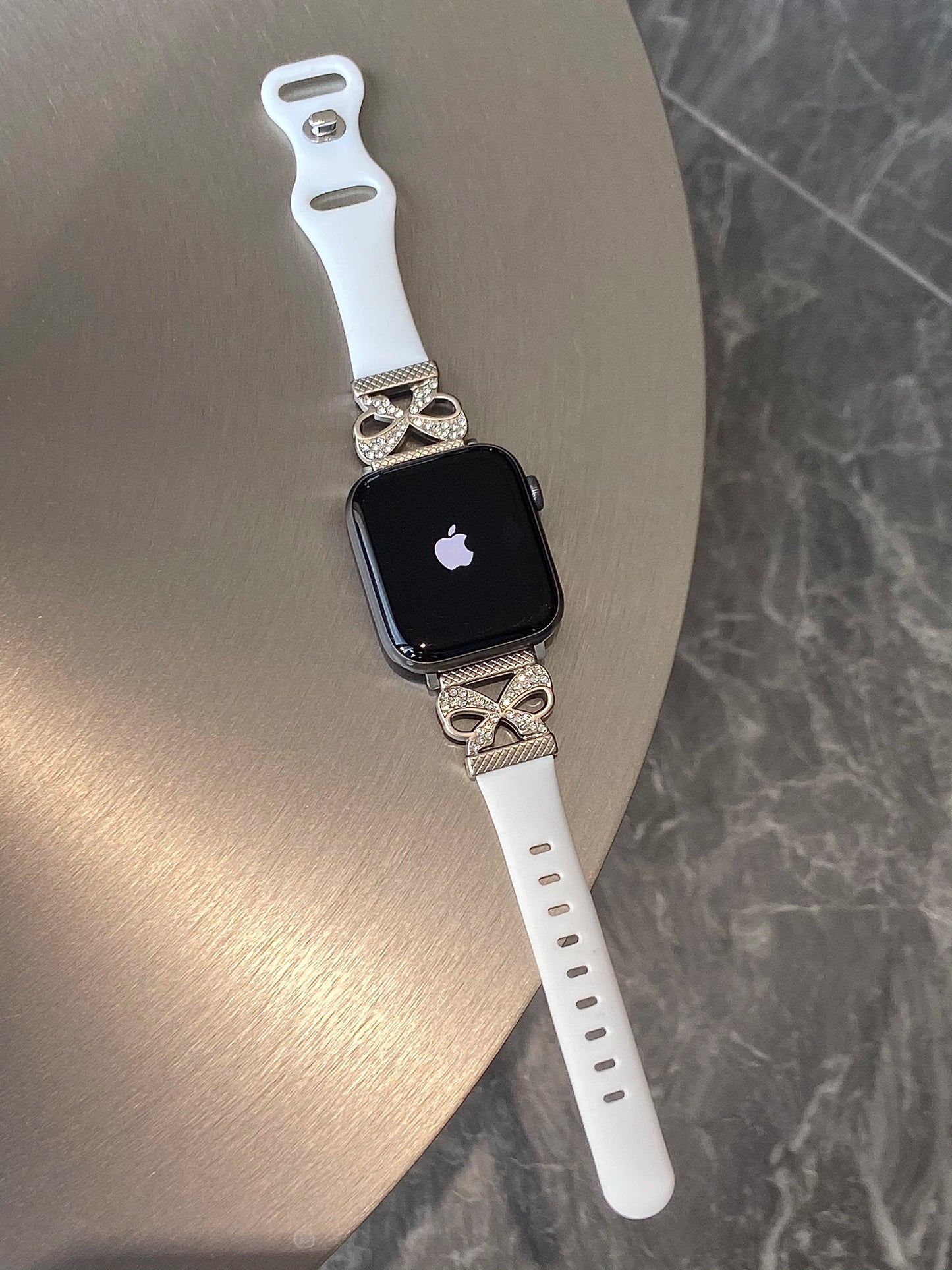 Luxury Diamond Bowknot Silicone Strap For Apple Watch S10 9 8 7 6 SE 5 4 3 46/45/44/42/41/40/38mm IWatch Ultra 2 49mm