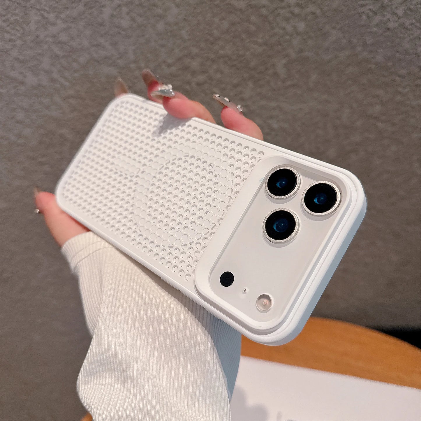 Heat Dissipation Mesh For Magsafe Wireless Charging Case For iPhone 17 16 15 14 Plus 13 12 Pro Max 17 Air Breathable Hard Cover