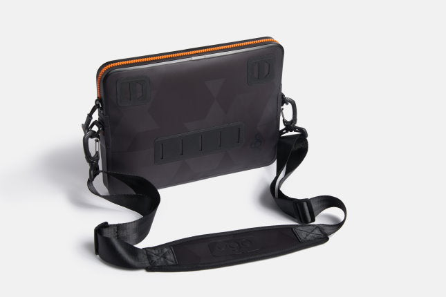 ugo® Black Geo Collection TABLET XL